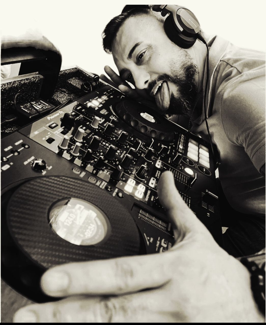 DJ KPO Mixer Performance